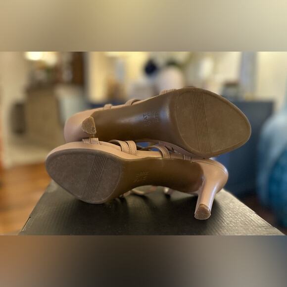 Naturalizer Baylor CremeBrulee/Nude Beige Strappy Heels. Size 9M. Worn Once - Picture 8 of 16